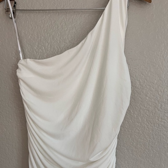 NWOT Total Appeal White Ruched One-Shoulder Bodycon Midi Dress - Picture 4 of 5